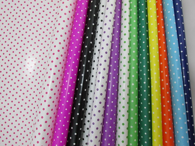PAPEL FORRAR PLASTIF.50x70cm.LUNARES