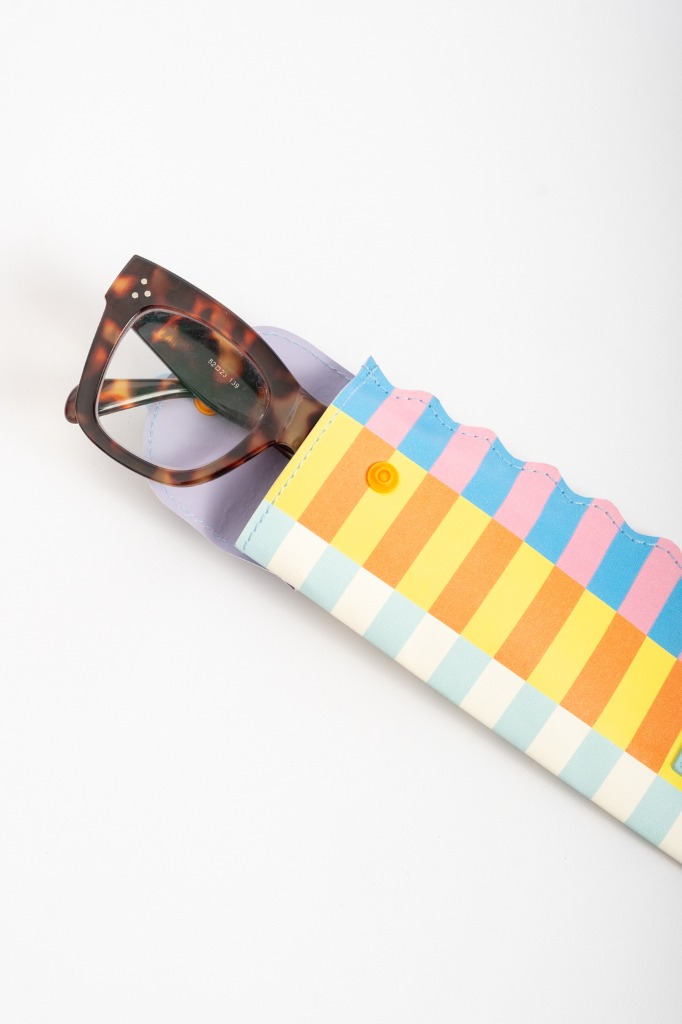 ACCESORIO P/LENTES-LAPICES COLORBLOCK