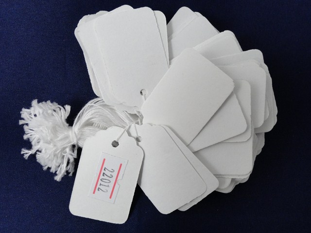 ETIQUETAS C/HILO 28 x 43mm.x1000u.