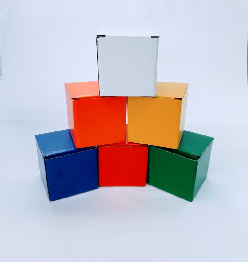 CAJA REGALO  9x9x9cm.(7col.)