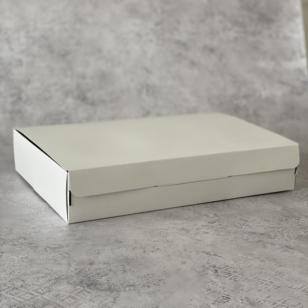 CAJA BLANCA  P/ BOMBONES 26x18xx5cm. 