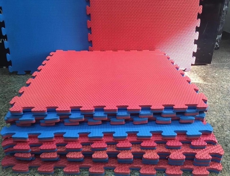 PISO MOSAICO LISO 100x100cmx23mm.x1u.
