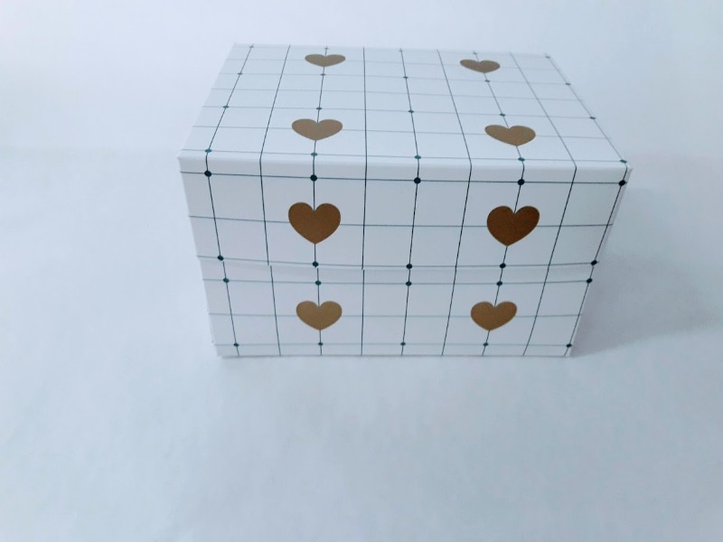 CAJA  CORAZONES 18x14x12cm. (PORCION DE TORTA)