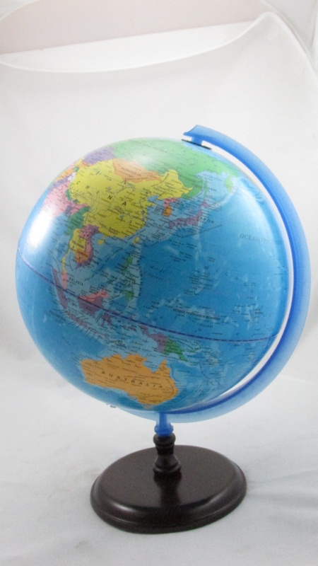 GLOBO TERRAQ.B/MAD.30cm.309W POLITICO