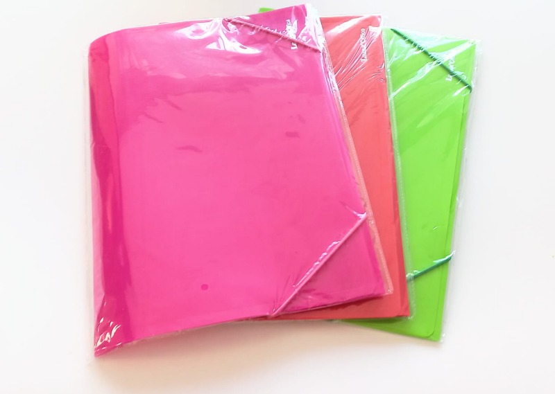 CARPETA A4 3 SOLAPAS OPACA F-T-V-VM LAMA