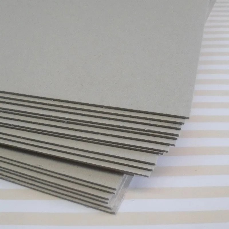 CARTON GRIS N*12 70x100cm. 2mm.