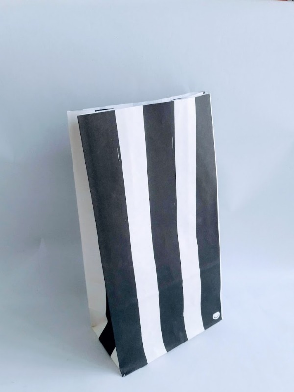 SOBRE REGALO 14x08x26cm.x1u.ESTILO BARRAS