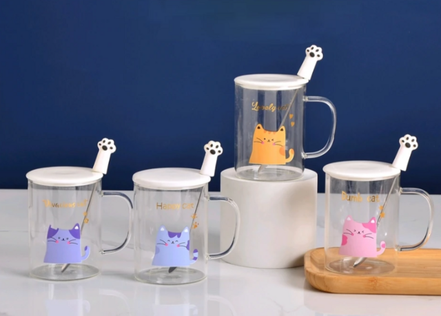 TAZA DE VIDRIO C/PLATO y CUCHARITA GATO